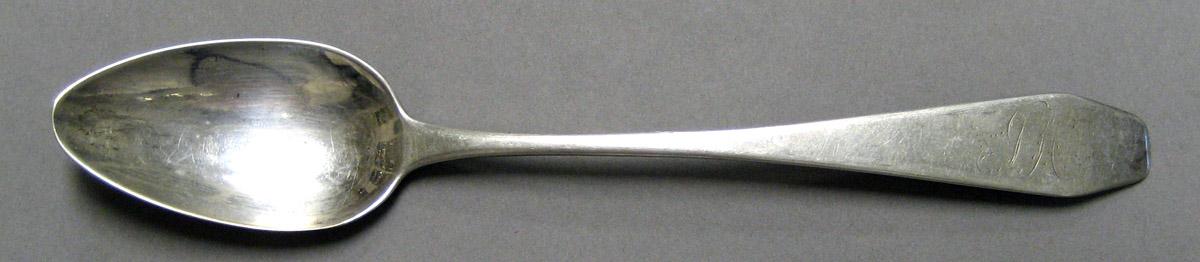 1998.0004.3219 Silver Spoon upper surface