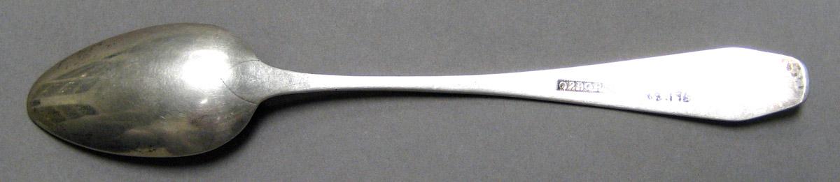1998.0004.3219 Silver Spoon underside