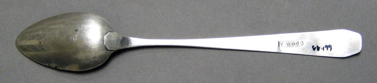 1998.0004.3222 Silver Spoon underside