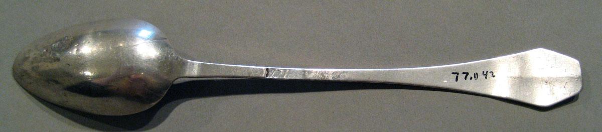 1998.0004.323.004 Silver Spoon underside