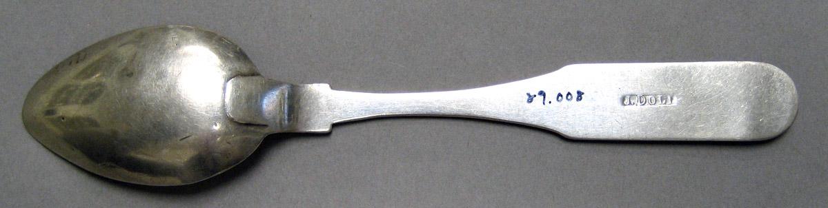 1998.0004.3232 Silver Spoon underside