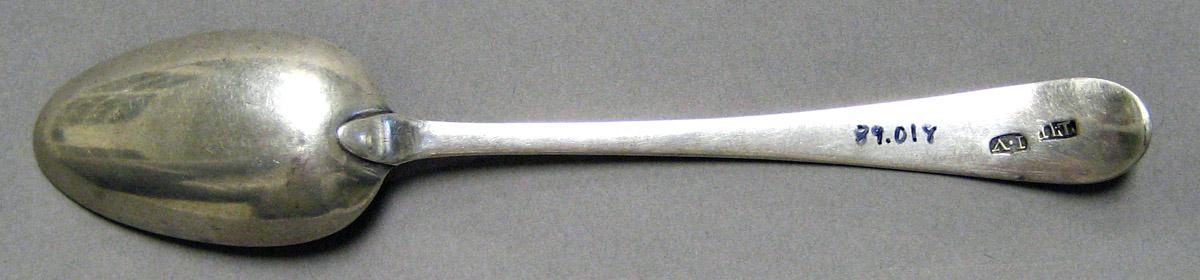 1998.0004.3242 Silver Spoon underside