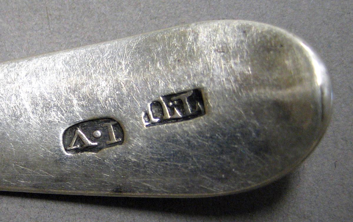 1998.0004.3242 Silver Spoon mark