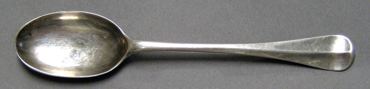 1998.0004.3243 Silver Spoon upper surface