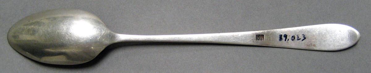 1998.0004.3246 Silver Spoon underside