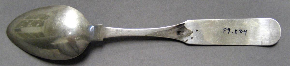 1998.0004.3247 Silver Spoon underside