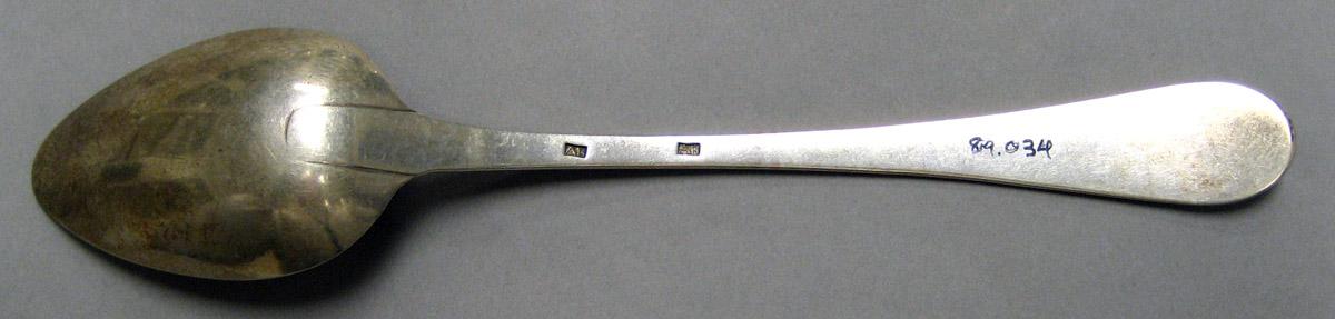 1998.0004.3257 Silver Spoon underside