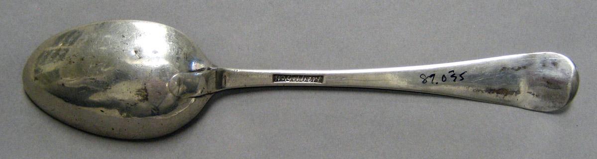 1998.0004.3258 Silver Spoon underside