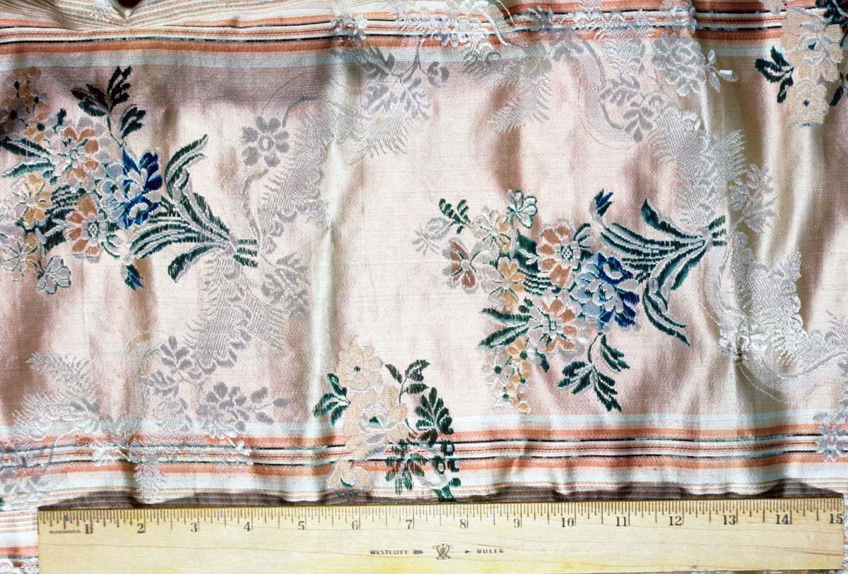 1958.0617.001, 1958.0617.002 Window Hanging, Valance, detail 1