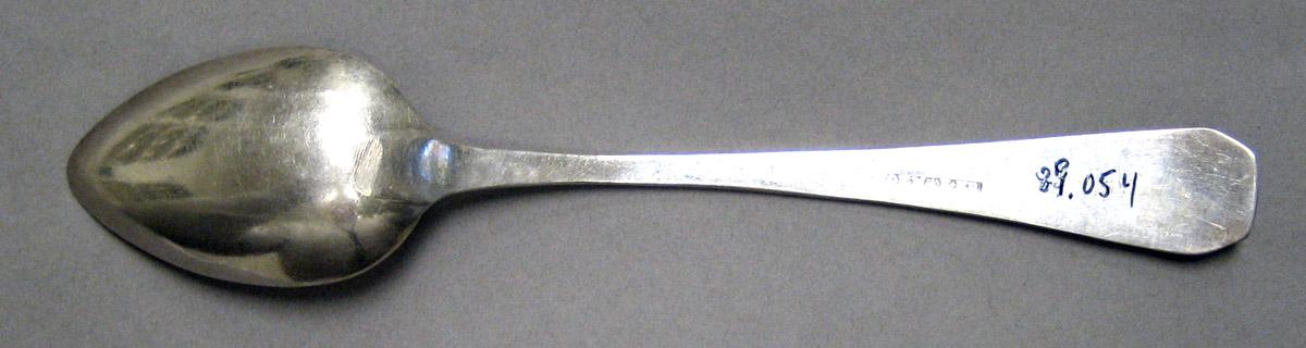 1998.0004.3276 Silver Spoon underside