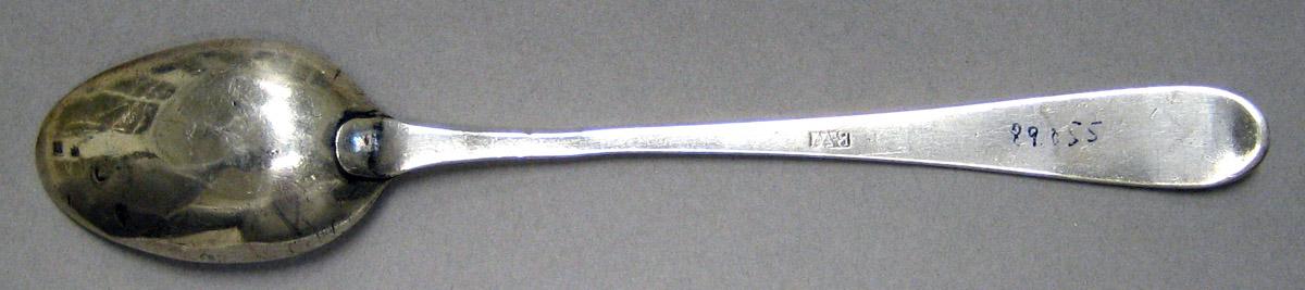 1998.0004.3277 Silver Spoon underside