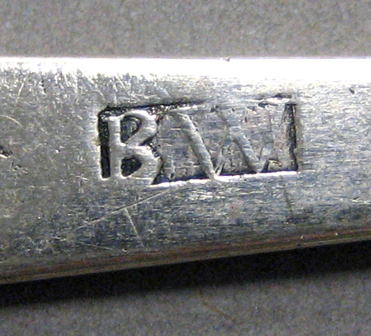 1998.0004.3277 Silver Spoon mark