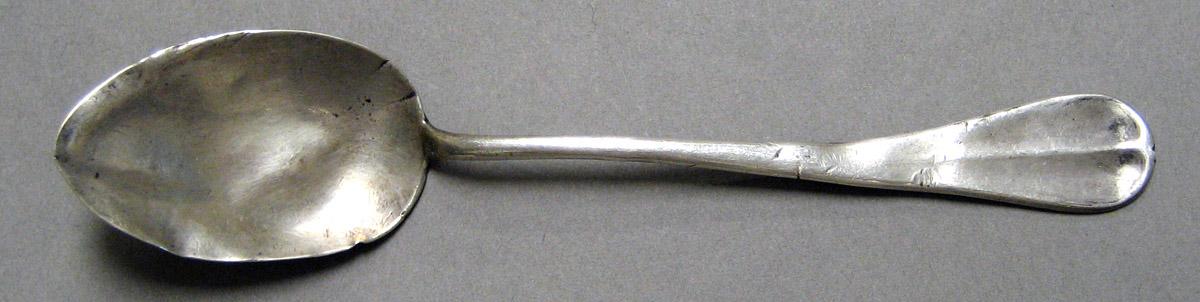 1998.0004.3279 Silver Spoon upper surface