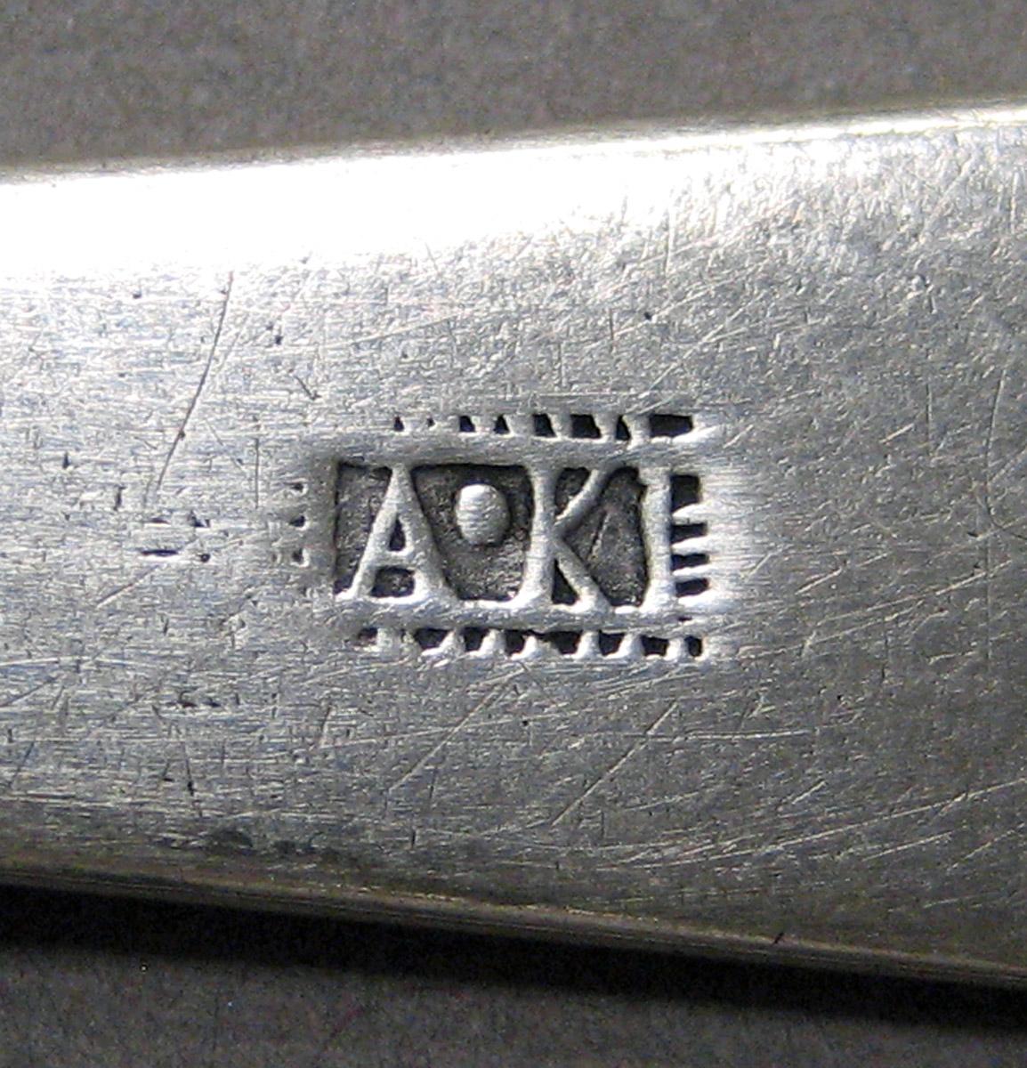 1998.0004.3283 Silver Spoon mark