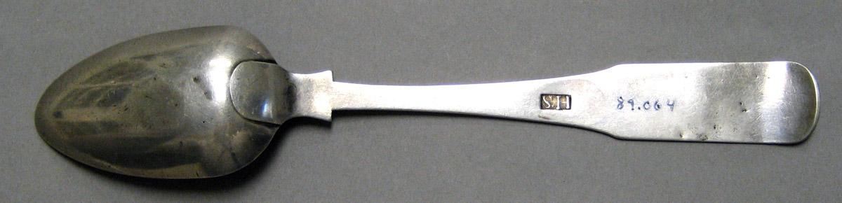 1998.0004.3286 Silver Spoon underside