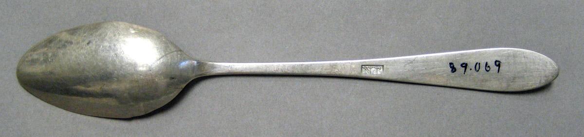 1998.0004.3291 Silver Spoon underside