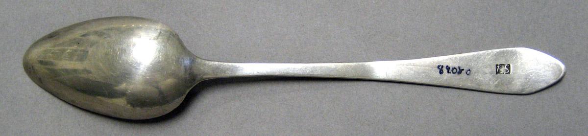 1998.0004.3301.002 Silver Spoon underside