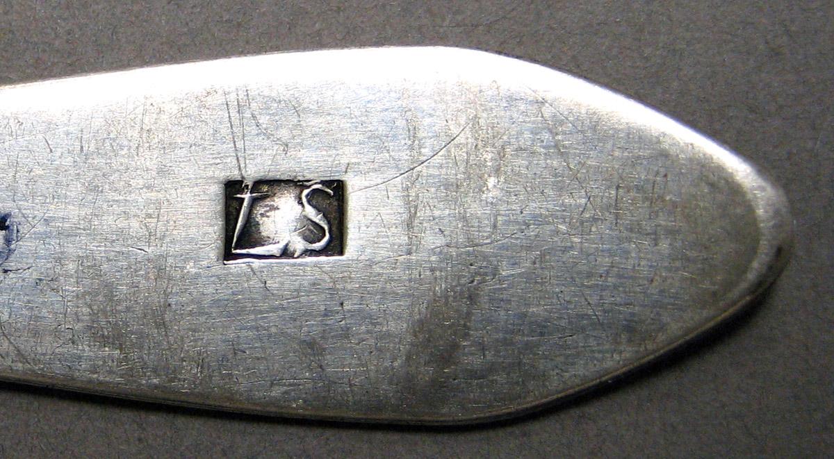 1998.0004.3301.002 Silver Spoon mark