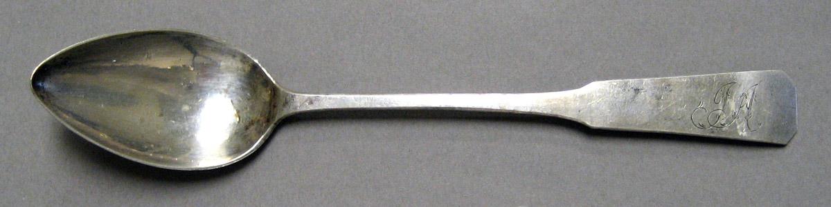 1998.0004.3302.001 Silver Spoon upper surface