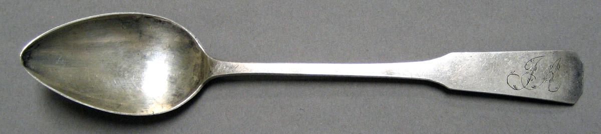 1998.0004.3302.002 Silver Spoon upper surface