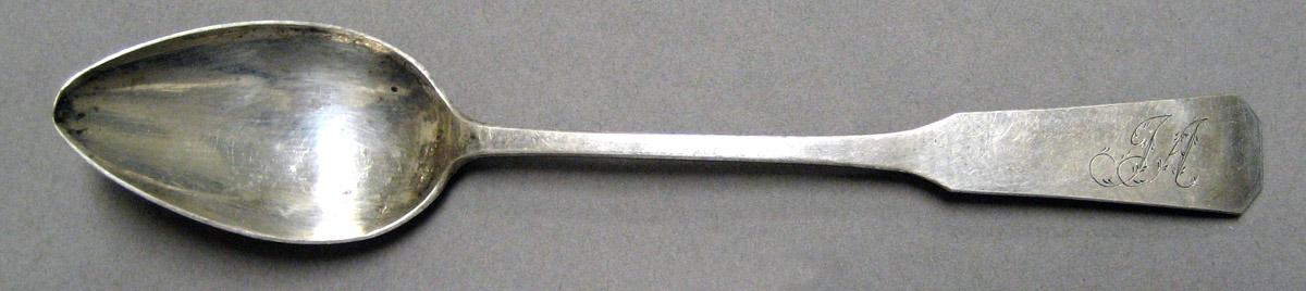 1998.0004.3302.003 Silver Spoon upper surface