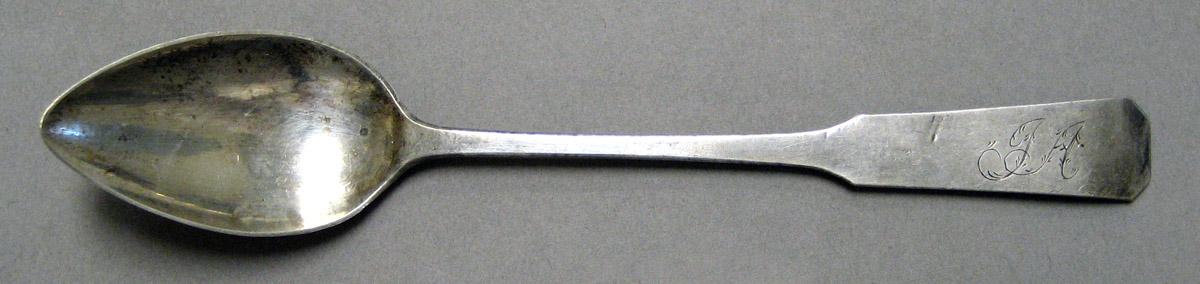 1998.0004.3302.005 Silver Spoon upper surface