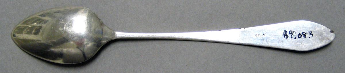 1998.0004.3304 Silver Spoon underside