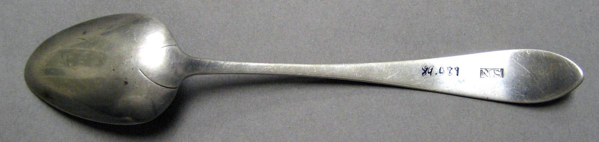 1998.0004.3309 Silver Spoon underside