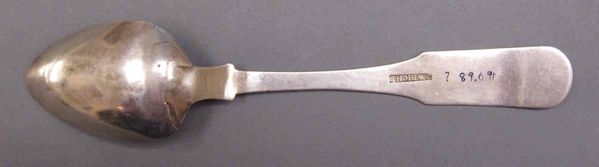 1998.0004.3311.001 spoon underside