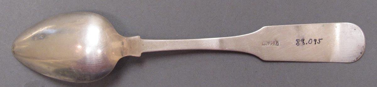 1998.0004.3315.003 spoon underside