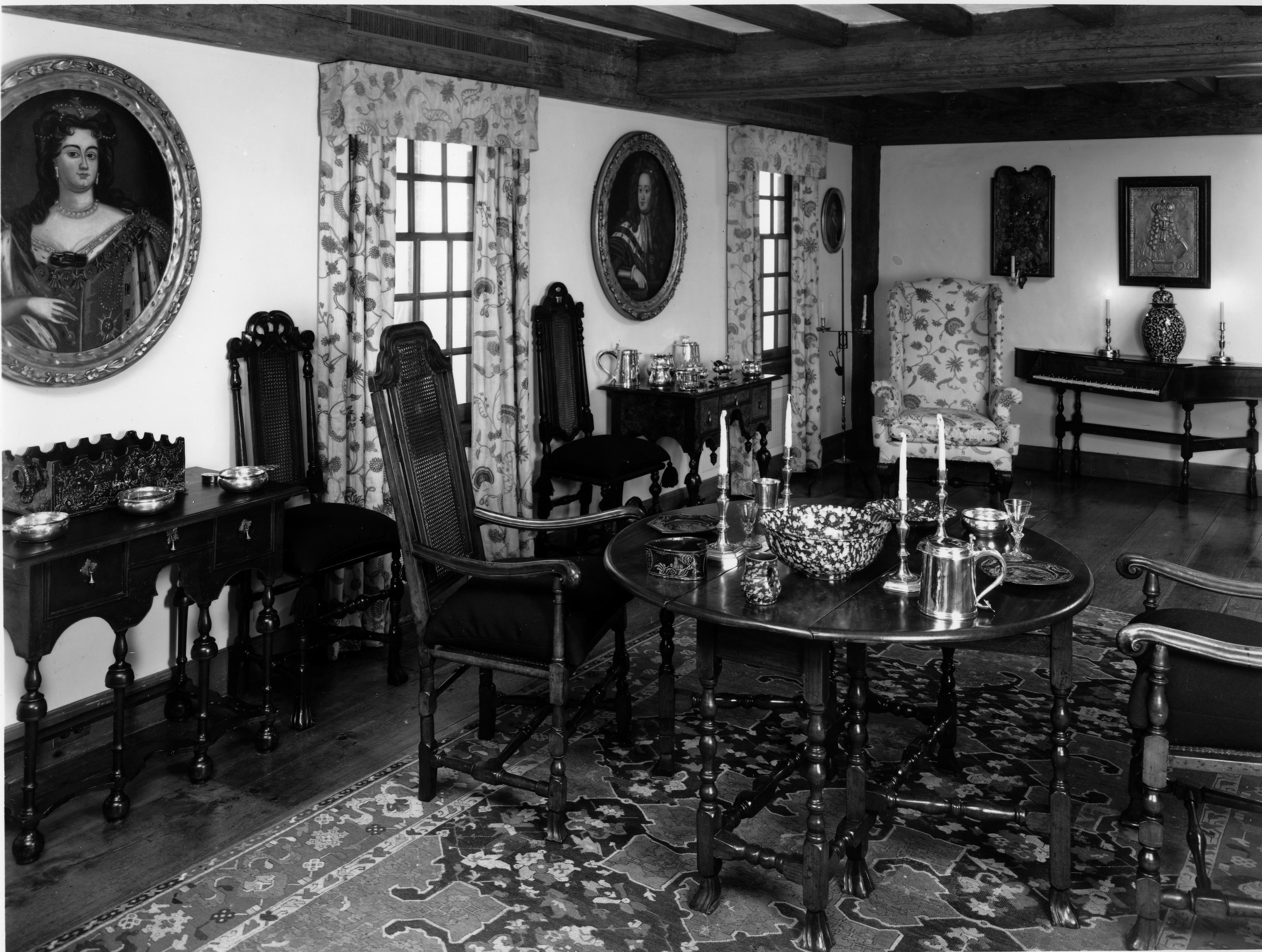 Room-Wentworth Room bw
