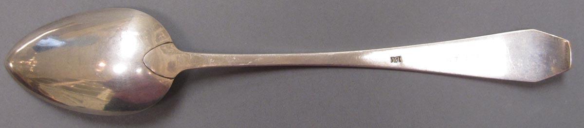 1998.0004.3324 spoon underside