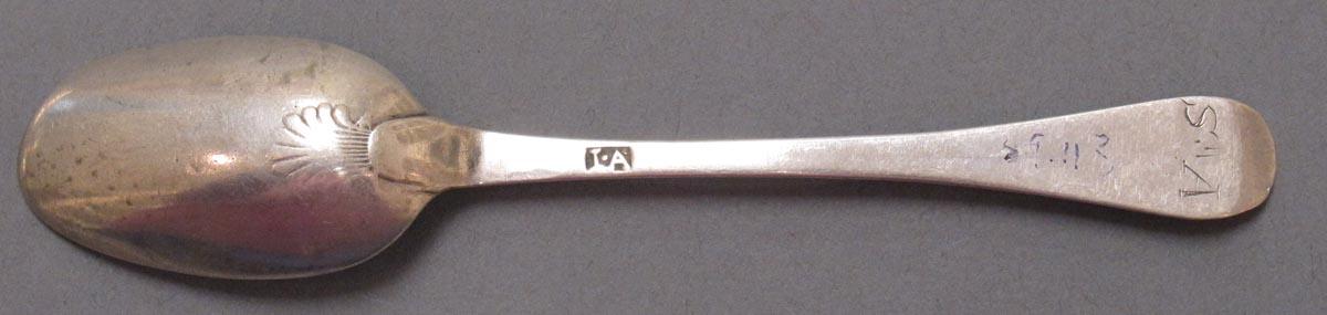 1998.0004.3332 spoon underside