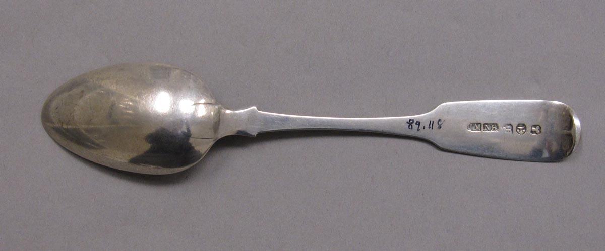 1998.0004.3337 spoon underside