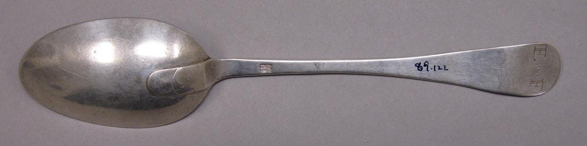 1998.0004.3341 spoon underside