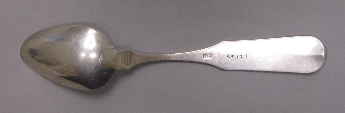 1998.0004.3346.001 spoon underside