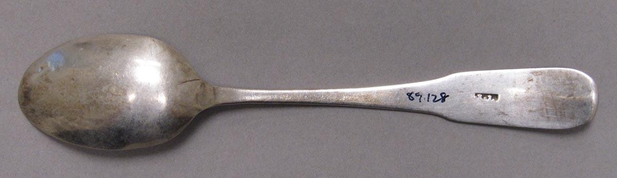 1998.0004.3347 spoon underside