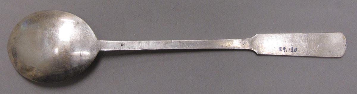 1998.0004.3349 spoon underside