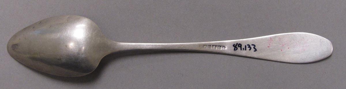 1998.0004.3352 spoon underside