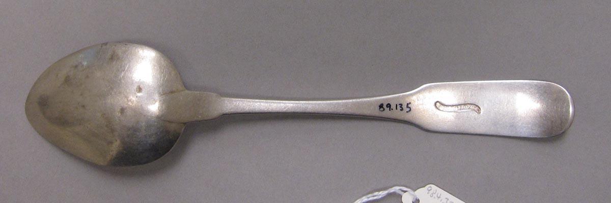 1998.0004.3354 spoon underside