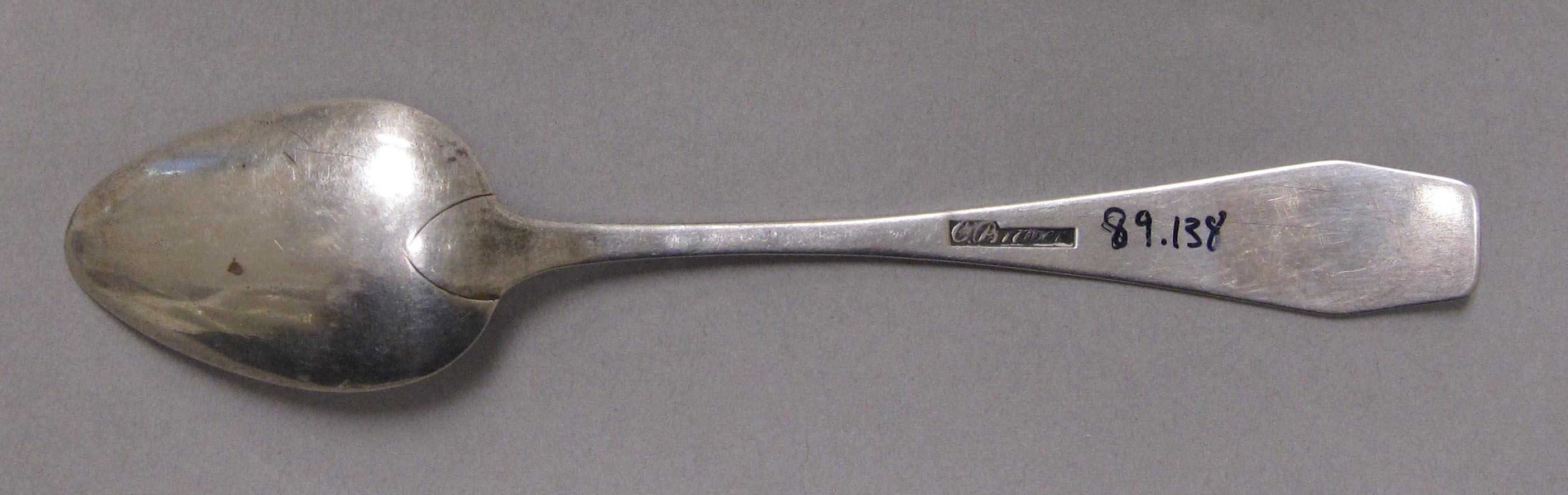 1998.0004.3357 spoon underside
