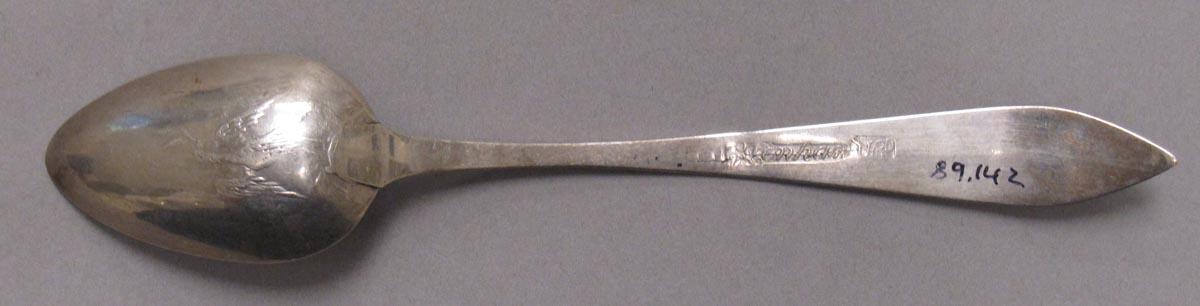 1998.0004.3361.002 spoon underside