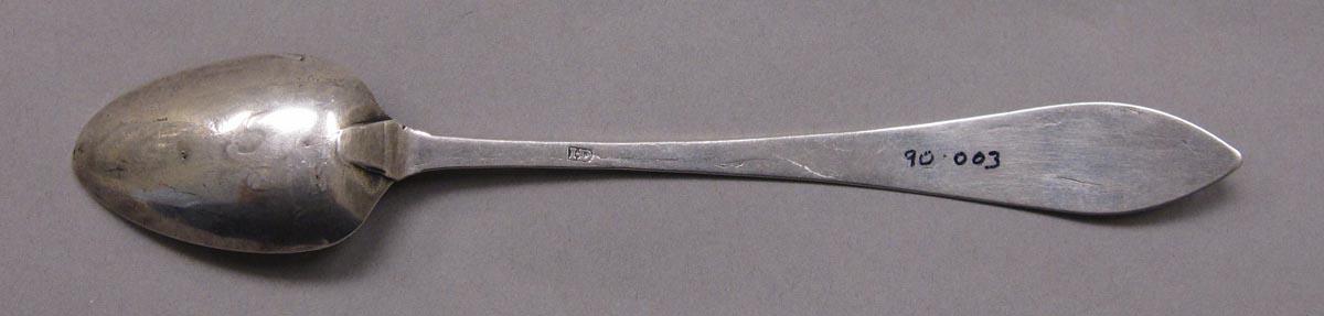 1998.0004.3364.001 spoon underside