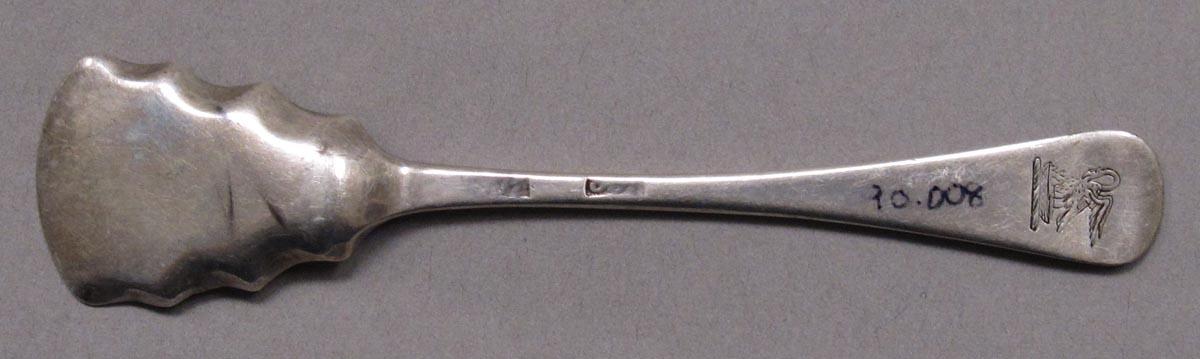 1998.0004.3369 spoon underside