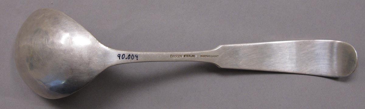 1998.0004.3370 spoon underside