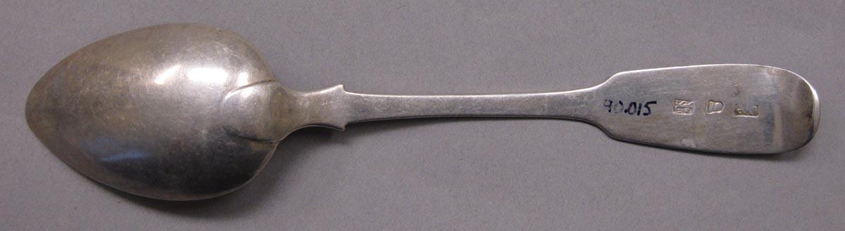 1998.0004.3374 spoon underside