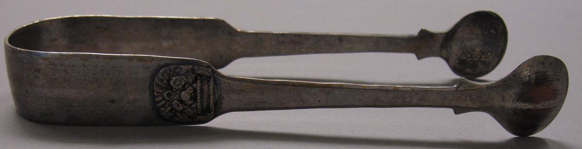 1998.0004.3375 tongs