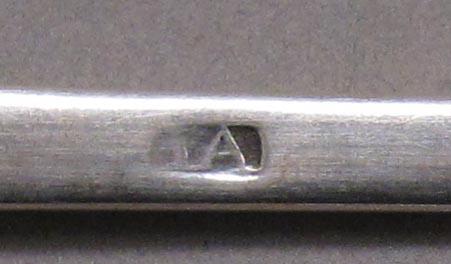 1998.0004.3377.002 spoon mark