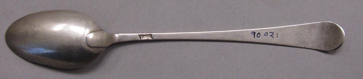 1998.0004.3379 spoon underside