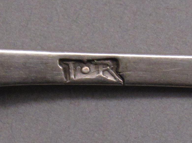 1998.0004.3379 spoon mark